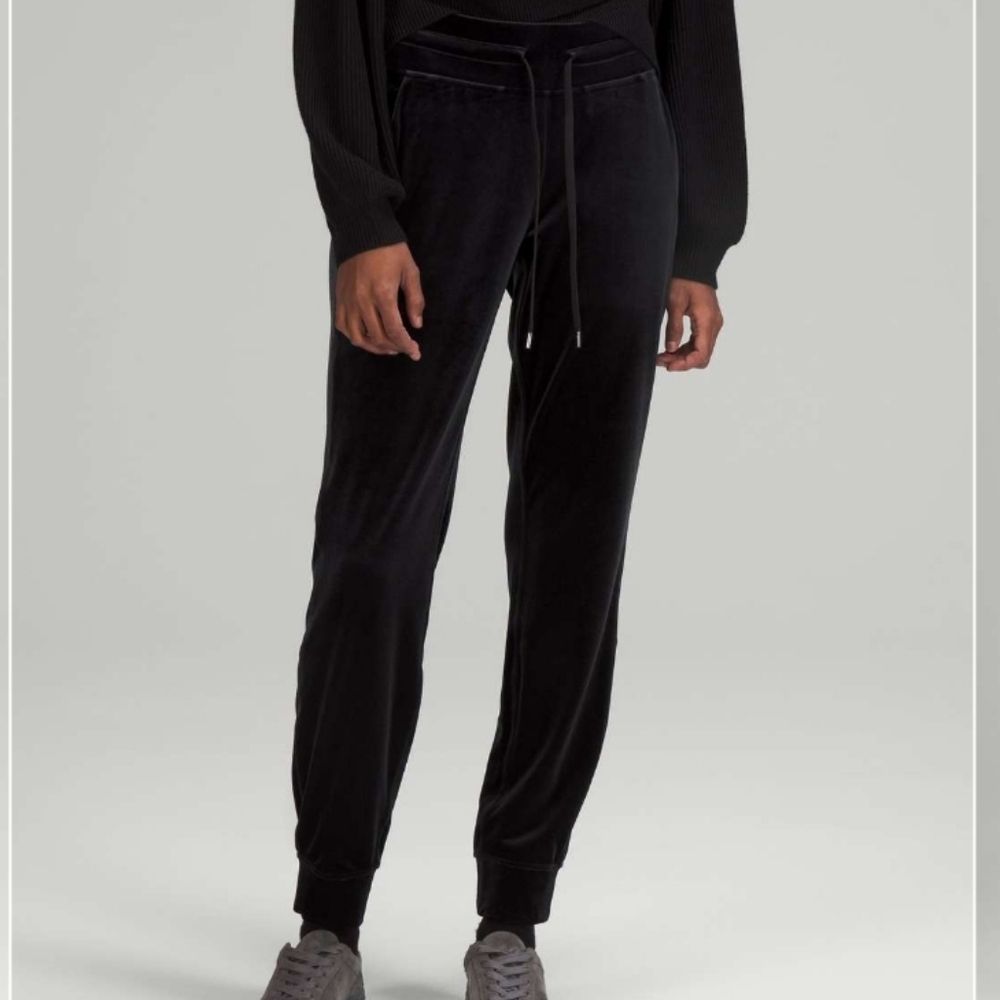 Lululemon Athletica Black Velour Joggers Size 4